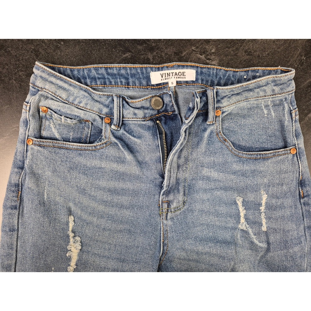 Womens 5 Almost Famous Vintage Distressed Straight Leg Jeans Raw Hem Wash W27.5 - Picture 6 of 6